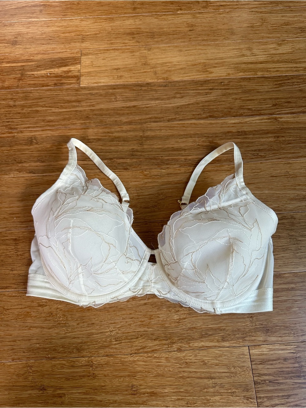 SOMA Romantic Embroidered Plunge Bra Women 38DD Ivory Metallic Floral Lingerie